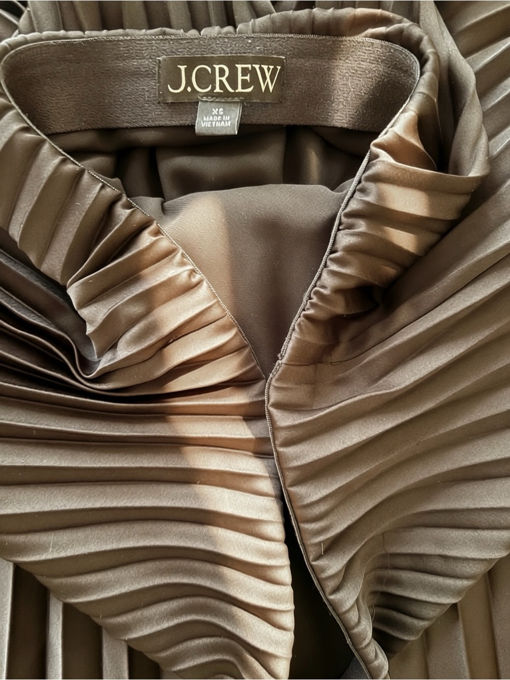Pleated Midi Skirt - Picture 9 of 10